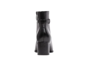 Aurelia Black