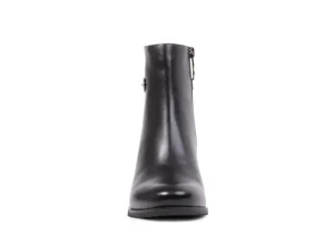 Aurelia Black