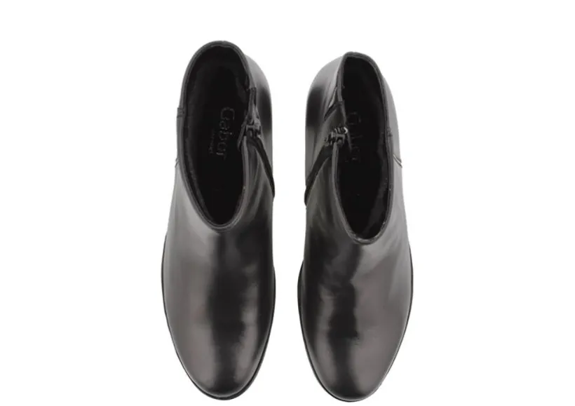black_1.webp Black