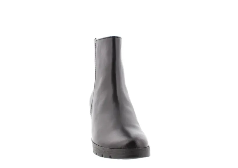black_3.webp Black