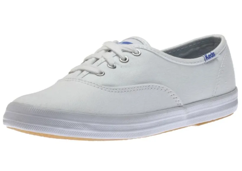 champion_white_laceup_can_1.webp Champion White Lace-Up Canvas Sneaker