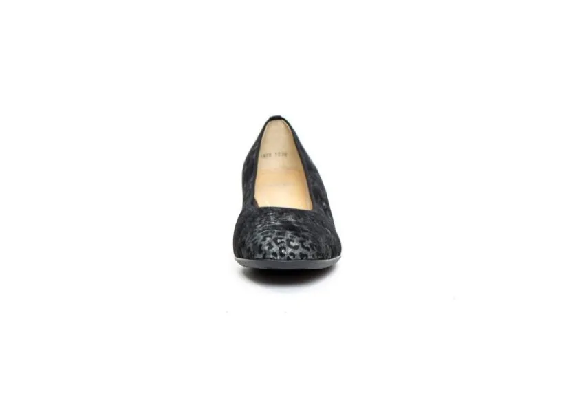 gabrielle_black__silver_a_2.webp Gabrielle Black & Silver Animal Print Pump