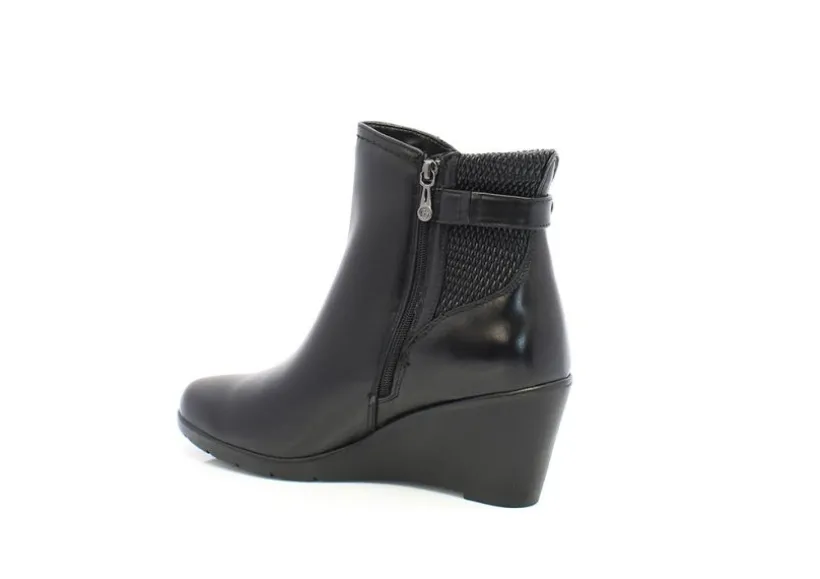 lanni_black_2.webp Lanni Black