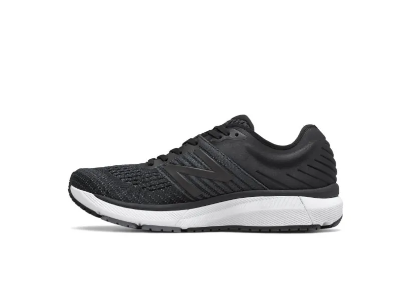 mg_black_running_shoe_1.webp M860G10 Black Running Shoe