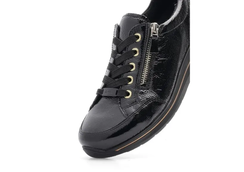 oleanna_black_patent_1.webp Oleanna Black Patent