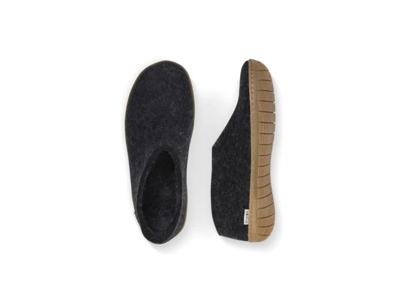 shoe_charcoal_rubber_1.webp Shoe Charcoal Rubber
