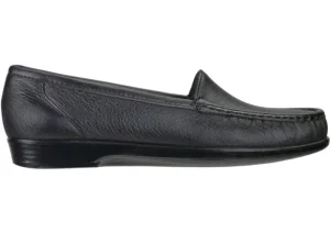 Simplify Black Leather Slip On Loafer