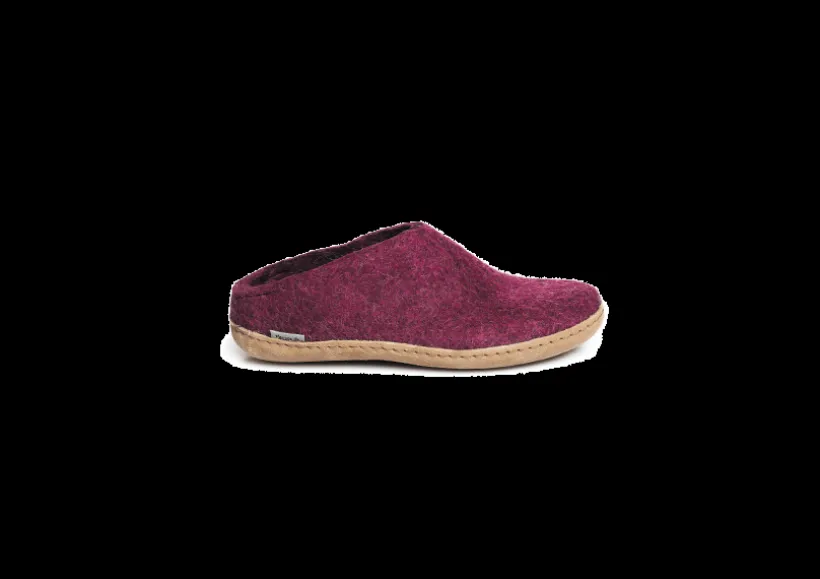 slipon_cranberry_1.webp Slip-On Cranberry
