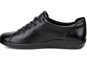 Soft 2.0 Black Leather Black Sole Lace-Up Sneaker