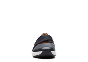 Un Rio Cross Black Leather Slip-On Sneaker